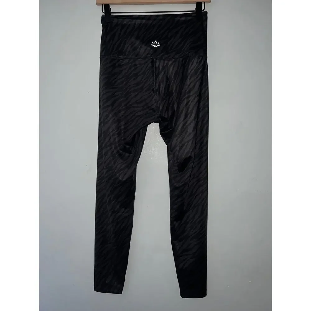Beyond Yoga luxe zebra leggings size med - Picture 5 of 8